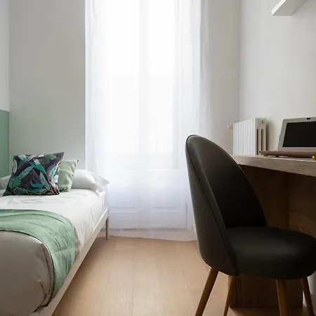 The Rent - Two-bedroom In Navigli Area * Milano