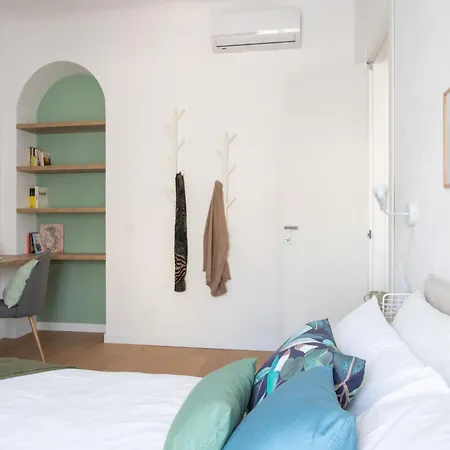 The Rent - Two-bedroom In Navigli Area Μιλάνο