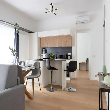 The Rent - Two-bedroom In Navigli Area Appartamento Milano